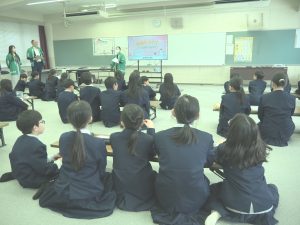 ５年生で出前授業を行いました