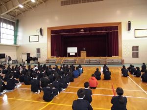 全校集会を行いました