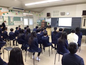 ６年生で中学校説明会を行いました