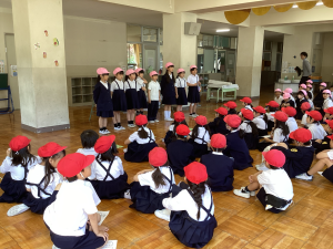 １・２年生 学校探検を行いました