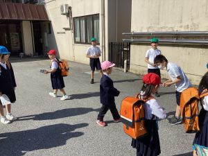 児童会によるあいさつ運動実施中