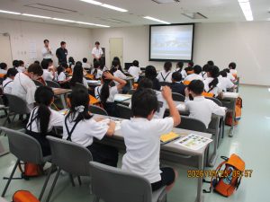 4年生 リサイクル学習に行きました