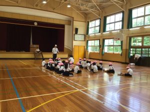 ２年生 校区探検に行きました